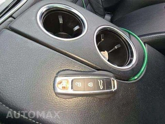2018 Porsche Panamera 4 – miniatura 9