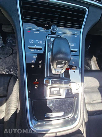 2018 Porsche Panamera 4 - miniatura 8