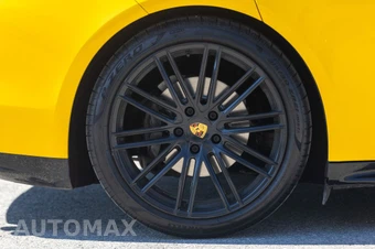2018 Porsche Panamera 4S - miniatura 28