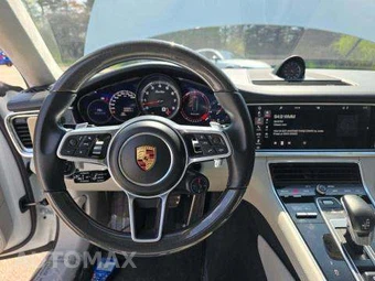 2018 Porsche Panamera Turbo – miniatura 27