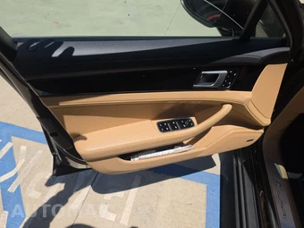 2018 Porsche Panamera – miniatura 9