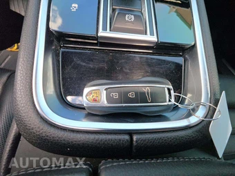 2018 Porsche Panamera – miniatura 5