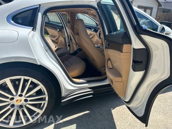 2018 Porsche Panamera - miniatura 30