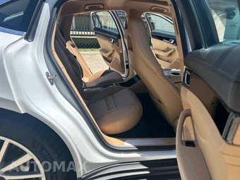 2018 Porsche Panamera - miniatura 31