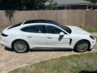 2018 Porsche Panamera - miniatura 47