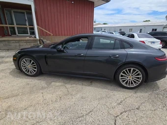 2018 Porsche Panamera – miniatura 3