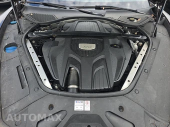 2018 Porsche Panamera – miniatura 16