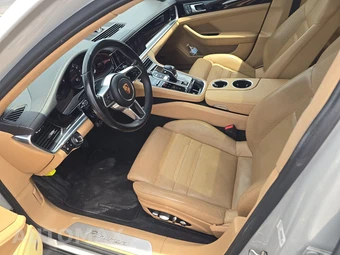 2018 Porsche Panamera – miniatura 7