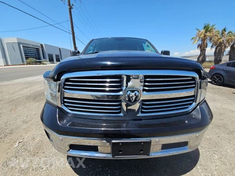 2018 Ram 1500 Big Horn Crew Cab Short Bed - miniatura 2