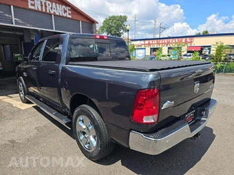 2018 Ram 1500 Big Horn Crew Cab Short Bed - miniatura 2