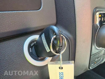 2018 Ram 1500 Express Crew Cab Short Bed – miniatura 8