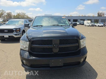 2018 Ram 1500 Express Extended Cab Medium Bed – miniatura 2