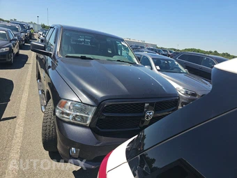 2018 Ram 1500 Express Extended Cab Medium Bed - miniatura 2