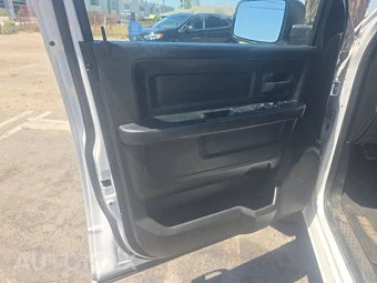 2018 Ram 1500 Express Extended Cab Medium Bed – miniatura 9