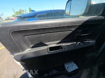 2018 Ram 1500 Express Extended Cab Medium Bed – miniatura 9