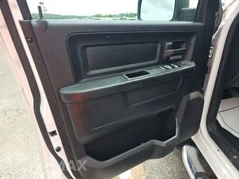2018 Ram 1500 Express Extended Cab Medium Bed – miniatura 9