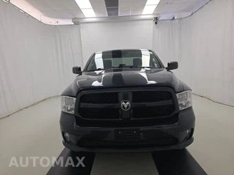 2018 Ram 1500 Express Extended Cab Medium Bed – miniatura 2