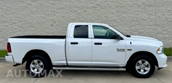 2018 Ram 1500 Express Extended Cab Medium Bed - miniatura 2