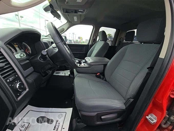 2018 Ram 1500 Express Extended Cab Medium Bed - miniatura 3