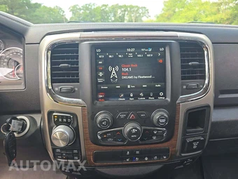 2018 Ram 1500 Laramie Crew Cab Medium Bed - miniatura 10
