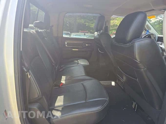 2018 Ram 1500 Laramie Crew Cab Medium Bed - miniatura 16