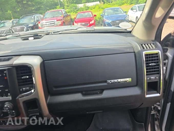 2018 Ram 1500 Laramie Crew Cab Medium Bed - miniatura 19