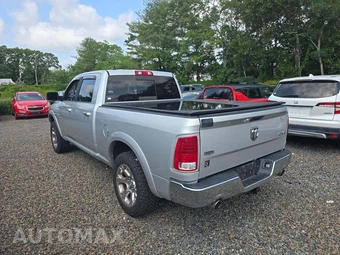 2018 Ram 1500 Laramie Crew Cab Medium Bed - miniatura 2