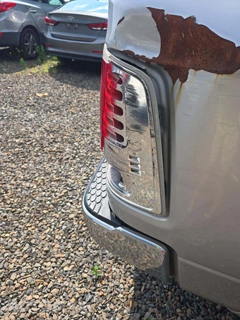 2018 Ram 1500 Laramie Crew Cab Medium Bed - miniatura 24