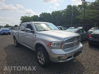 2018 Ram 1500 Laramie Crew Cab Medium Bed - miniatura 4