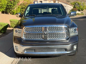 2018 Ram 1500 Laramie Crew Cab Short Bed - miniatura 2