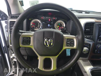 2018 Ram 1500 Laramie Crew Cab Short Bed - miniatura 10