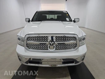 2018 Ram 1500 Laramie Crew Cab Short Bed - miniatura 2