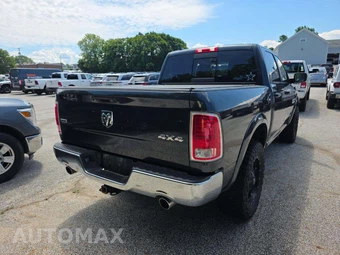 2018 Ram 1500 Laramie Crew Cab Short Bed - miniatura 3