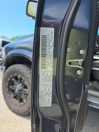 2018 Ram 1500 Laramie Crew Cab Short Bed - miniatura 5