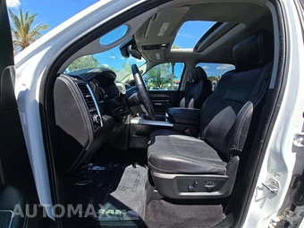 2018 Ram 1500 Laramie Crew Cab Short Bed - miniatura 3