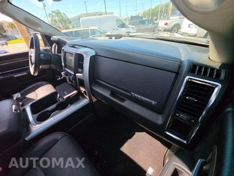 2018 Ram 1500 Laramie Crew Cab Short Bed - miniatura 19