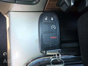 2018 Ram 1500 Laramie Crew Cab Short Bed - miniatura 8