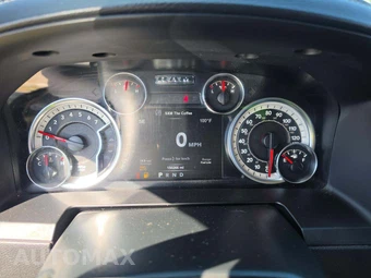 2018 Ram 1500 Laramie Crew Cab Short Bed - miniatura 9