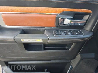 2018 Ram 1500 Laramie Longhorn Crew Cab Short Bed - miniatura 9