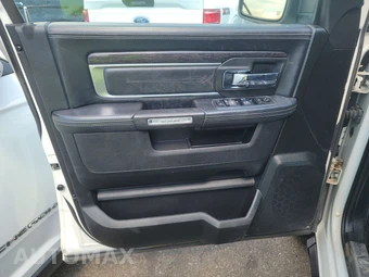 2018 Ram 1500 Limited Crew Cab Short Bed – miniatura 9