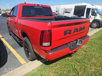 2018 Ram 1500 Night Crew Cab Short Bed – miniatura 2