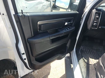 2018 Ram 1500 Night Crew Cab Short Bed - miniatura 9