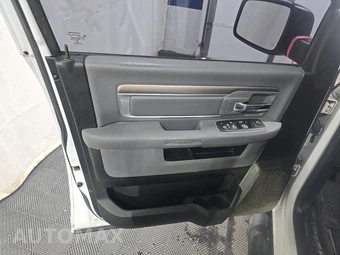 2018 Ram 1500 Outdoorsman Crew Cab Medium Bed – miniatura 9