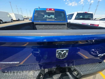 2018 Ram 1500 Outdoorsman Crew Cab Short Bed – miniatura 5