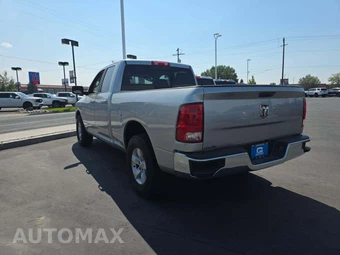 2018 Ram 1500 SLT Extended Cab Medium Bed - miniatura 2