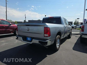 2018 Ram 1500 SLT Extended Cab Medium Bed - miniatura 3