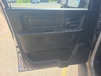 2018 Ram 1500 Tradesman Extended Cab Medium Bed – miniatura 9