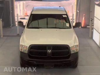 2018 Ram 1500 Tradesman Extended Cab Medium Bed – miniatura 2