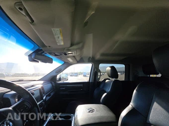 2018 Ram 2500 Big Horn Extended Crew Cab Medium Bed – miniatura 18