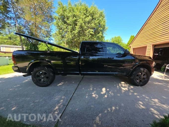 2018 Ram 2500 Laramie Crew Cab Long Bed - miniatura 4